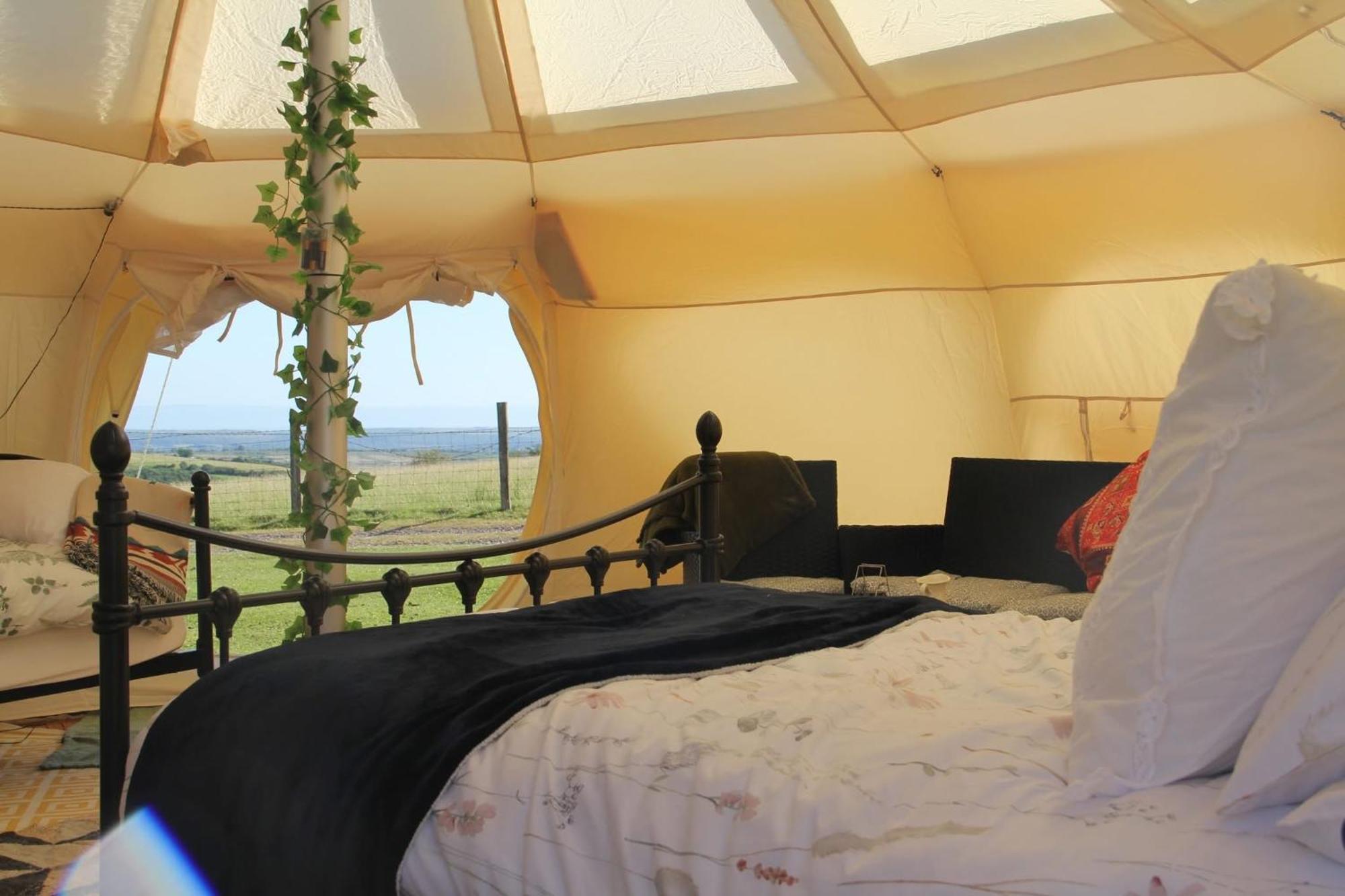 Tal-Y-Fan Farm 6M Stargazer Tent Bridgend  Exteriör bild